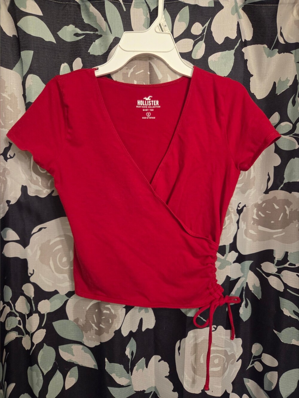 Hollister Must Have Collection Baby Doll Tee Red Short-Sleeve Wrap Top